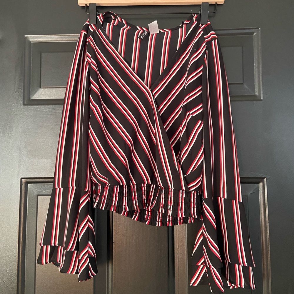 70s flare-sleeve striped top